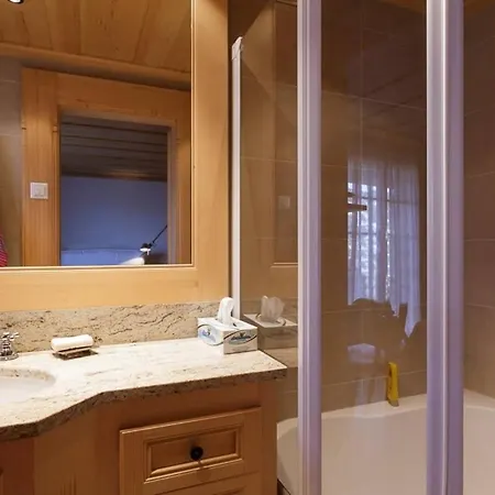 Apartment Luxurious Flat With Jacuzzi Sauna *
