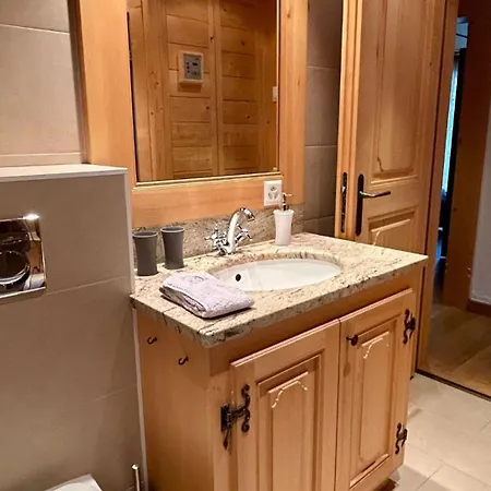 Luxurious Flat With Jacuzzi Sauna Apartment *