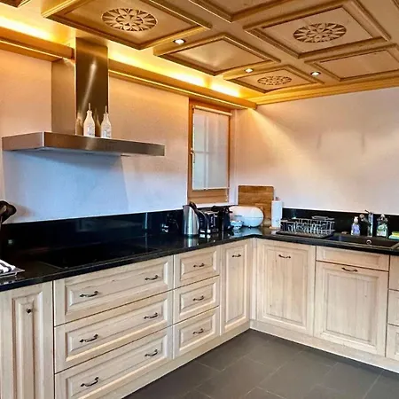 Apartment Luxurious Flat With Jacuzzi Sauna *